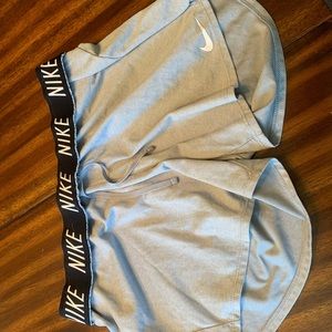 Nike shorts size medium